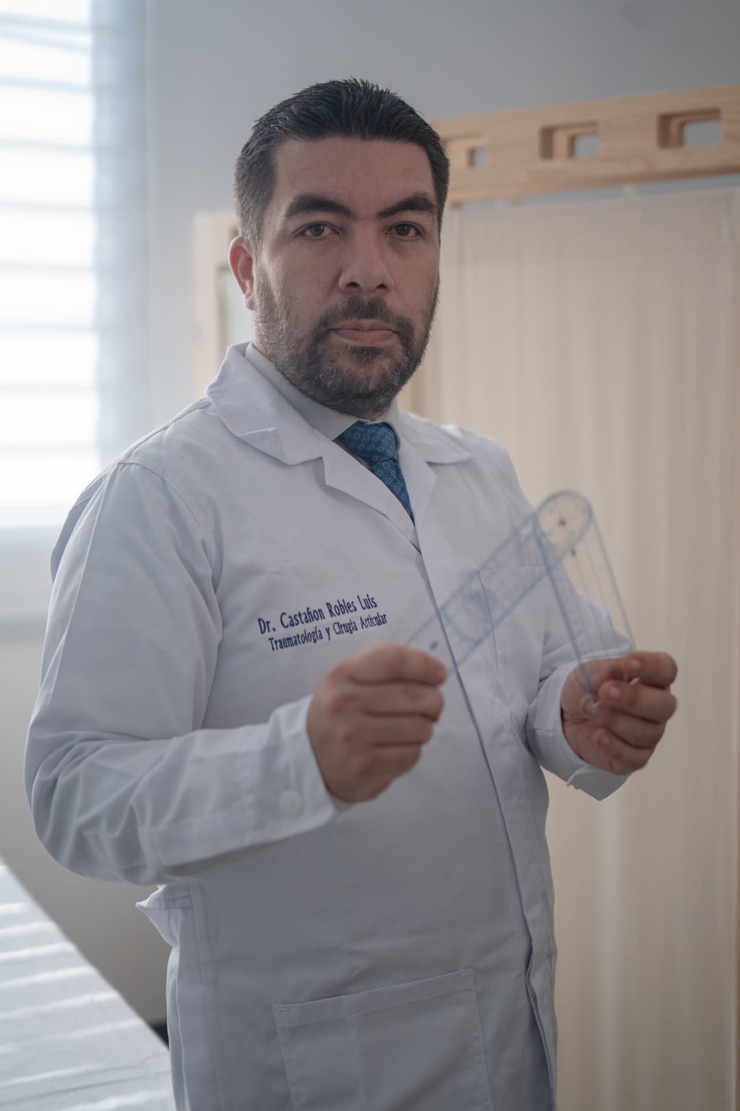 Dr. Luis Castañón Robles